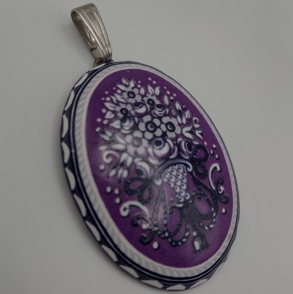 Vintage 50s Hand Painted Austrian Enamel Pendant - Picture 5 of 5